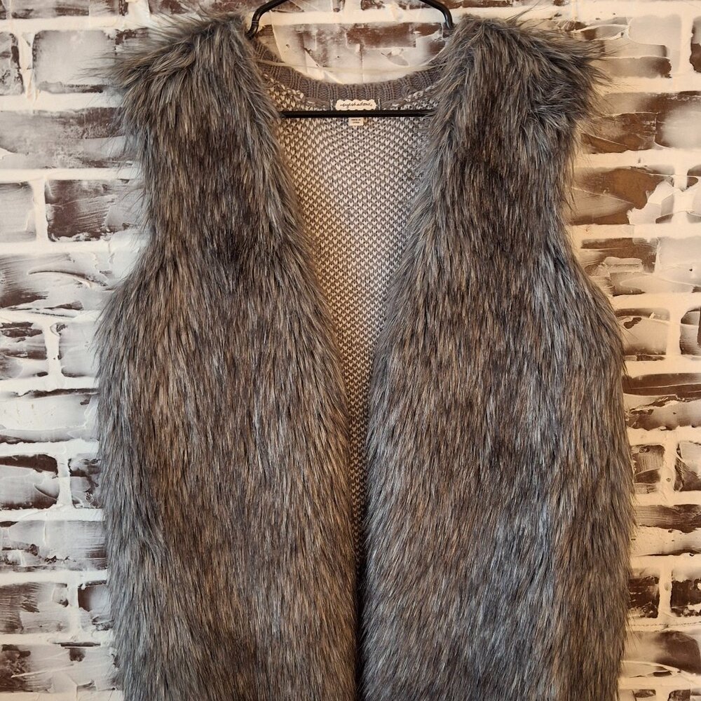 Eyeshadow Medium Faux Fur Vest Grey White Sweater Boho